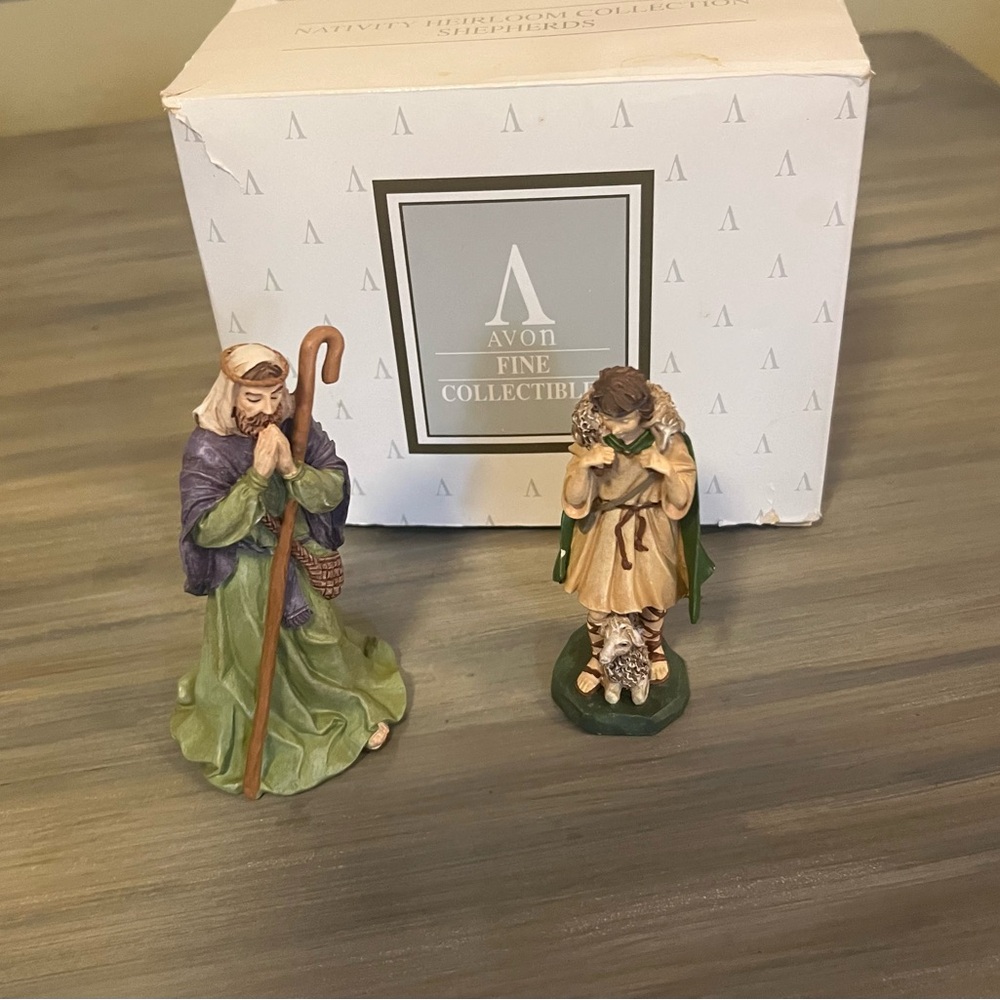 Avon Collectible Shepards - Picture 1 of 1